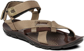 paragon belt chappal