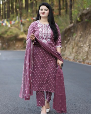 Heels for cheap salwar suit