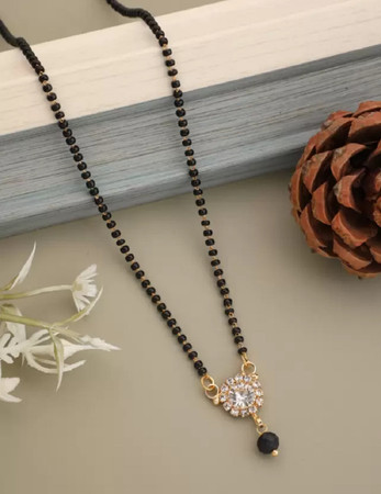 Short 2025 mangalsutra pattern