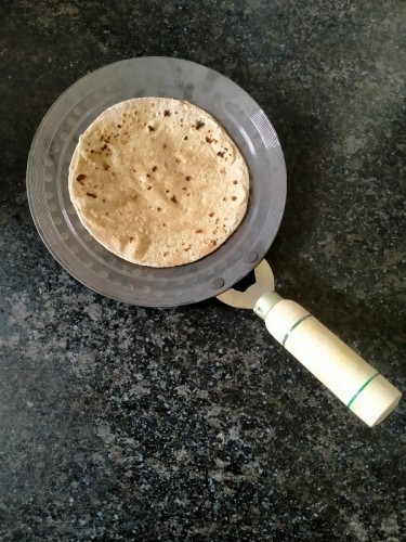 Iron Tawa with Wooden Handle Roti chapatis Lohakhand Desi tawa