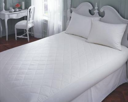 Amazing Comforts Polyester Double Bed Cover