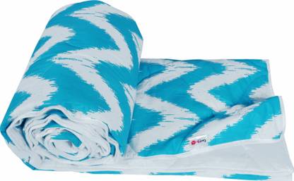 Curl Up Checkered Single Comforter for  Mild Winter