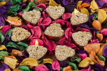 एक्राफ्टिंडिया Set of 8 Golden Heart Shape Tealight Gift Box मोमबत्ती