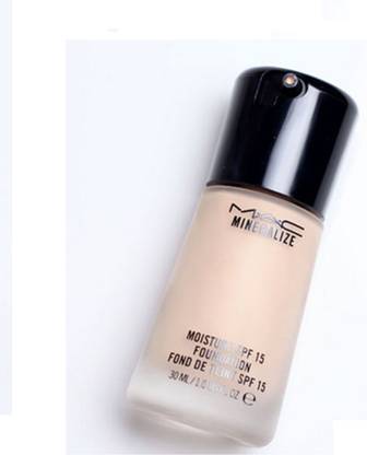 M.A.C Mineralize Moisture Spf 15  Foundation