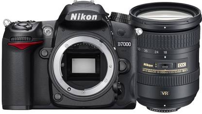 NIKON DX D7200 DSLR Camera AF-S DX Nikkor 18-200mm f/3.5-5.6G ED VR II