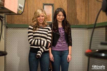 Wall Poster TVShow ICarly Miranda Cosgrove Paper Print
