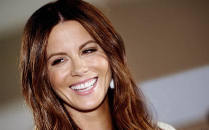 PL Wall Poster 13*19 inchesCelebrity Kate Beckinsale Actresses Paper Print