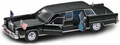Yat Ming 1972 Lincoln Continental Reagan Car with Flags Yatming 24068 1/24 Scale