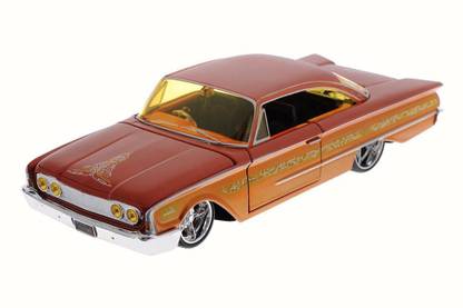 Ford Maisto 1960 Starliner 31038 1/26 Scale