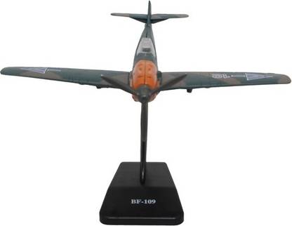 NEW RAY Scale 1:48 WWII Fighter Plane BF109 with Plastic Stand