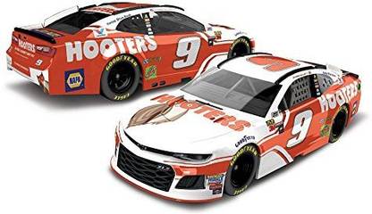 Lionel Racing Chase Elliott 2018 Hooters NASCAR Diecast 1:64 Scale