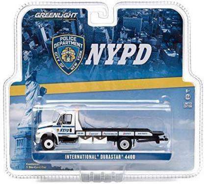 Greenlight 1:64 International NYPD Durastar 4400 Tow Truck Diecast White 29797