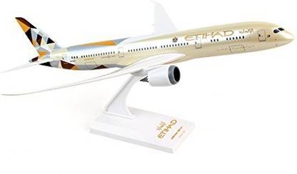 Daron Skymarks Etihad 787-9 Airplane Model (1/200 Scale)