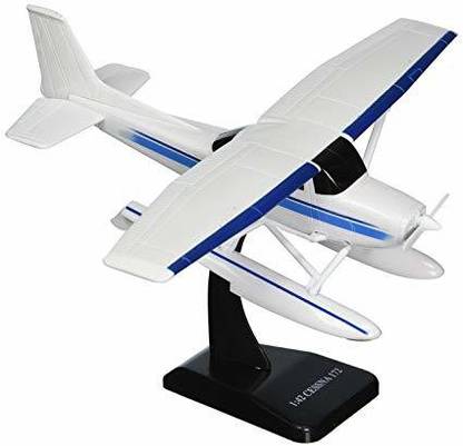 New-Ray 1:42 Cessna 172 Skyhawk With Float
