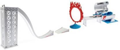 DISNEY Cars Toon Mater the Greater Super Stunt Show Playset