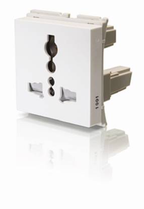 PHILIPS Universal socket with shutter - 2M 13A - White 13 A Three Pin Socket
