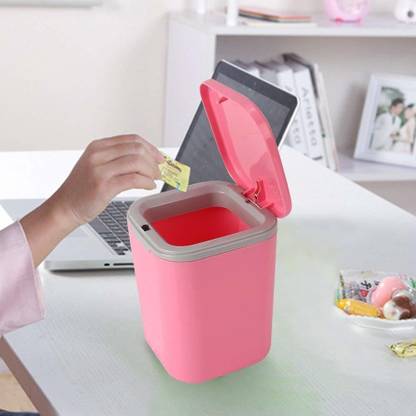 Clefairy Push-button Mini Desktop Dustbin with lid, Small Trash Bin Desktop Waste Bins Plastic Dustbin