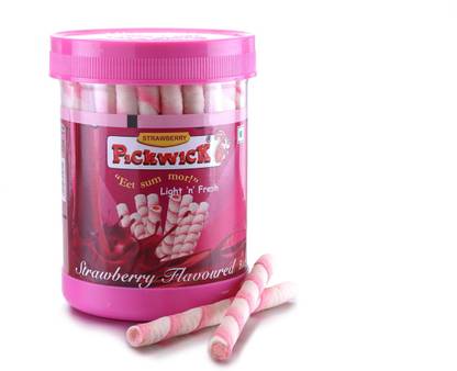 Pickwick Strawberry Rolls Wafer Rolls