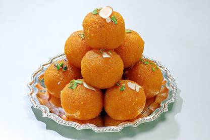 panna Motiyon se bani Motichoor Laddu (Shudh Desi Ghee Se Nirmit) Box