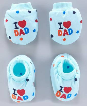Cuteably Baby Mittens & Booties Set I Love Dad & Mom Print (0-12 Months)
