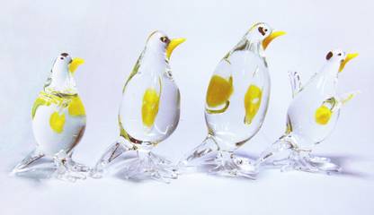 MDZ Handmade Crystal Glass Penguin - Family of 4 Penguins, Color - Transparent, for Home Decor (Set of 4 Pieces) Decorative Showpiece  -  9 cm