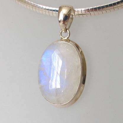 RATAN BAZAAR Silver Moonstone Stone Pendant