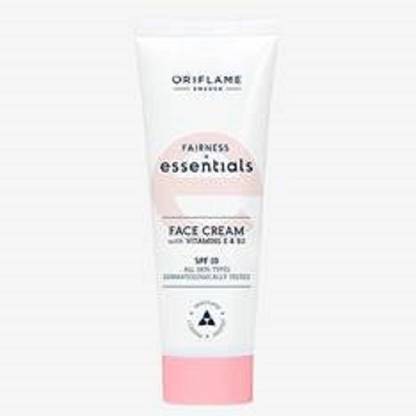 Oriflame Sweden Essential Fairness Face Cream with Vitamin E & B3 SPF 10