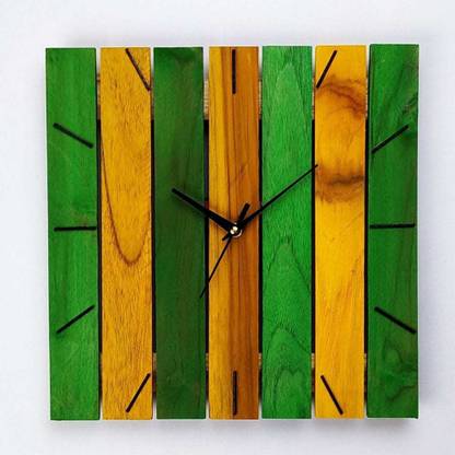 Pixel Buddy Analog 30 cm X 30 cm Wall Clock