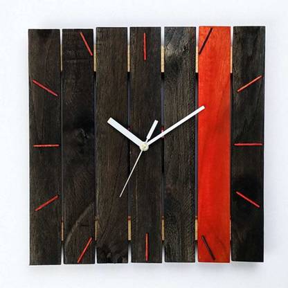 Pixel Buddy Analog 30 cm X 30 cm Wall Clock