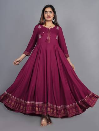 Women Embroidered Kurta