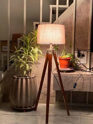 Lightitup Tripod Floor lamp