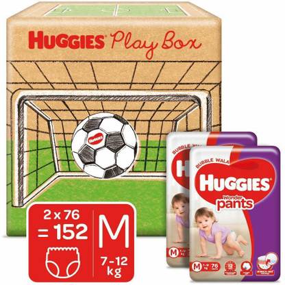Huggies Play Box with Wonder Pants Monthly Pack with Bubble Bed Technology - M
