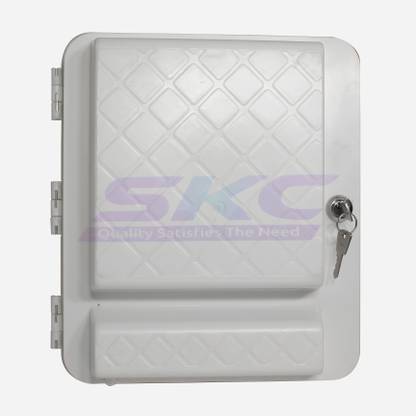 Skc P.O.E/DVR Outdoor Checks Junction Box (003) 6 A Five Pin Socket