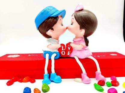 Style My Home Romantic Kissing Couple Dolls with Hanging Legs & Love Miniature Statue Showpiece for Valentine's Day/Anniversary, Lovely Gift for Lovers! Decorative Showpiece  -  17 cm