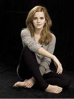 Legs Emma Watson Smiles X People Hot Girls Hd Art Matte Finish Poster Paper Print