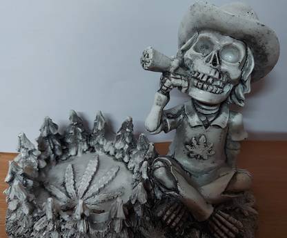 shrikant steel Company Grey Polyresin Ashtray