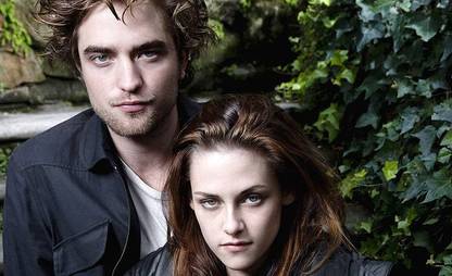 Kristen Stew And Robert Pattinson Twilight Matte Finish Poster Photographic Paper