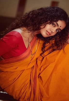 Smoky Design wallpaper anupama actress hot saree south Poster