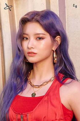 Everglow K Pop Wang Yiren Matte Finish Poster Paper Print