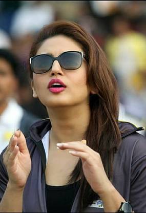 Smoky Design huma qureshi actor huma qureshi Wallpaer Poster
