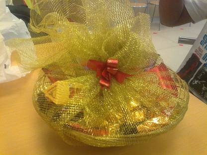 Neevaza Golden Plain Gift Packing Net Mesh Fabric Gift Wrapper