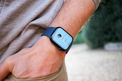 high waves 200 Plus Smartwatch is one Fine Carved Smart Watch Smartwatch