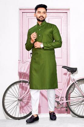 Men Kurta and Pyjama Set