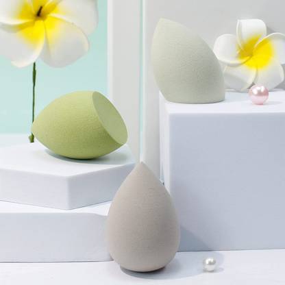 AMOSFIA Makeup sponge has a pointed tip