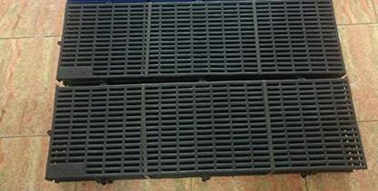 Sip Plastic Mat Dog Cage Flooring, Goat Flooring Size: 1X3 Feet Dog, Rabbit, Miniature Pig Pet Mat