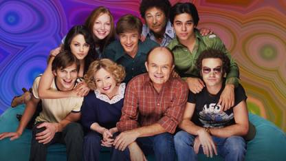 Poster Tv Show That 70'S Show Danny Masterson Steven Hyde Laura Prepon Donna Pinciotti Kurtwood Smith Debra Jo Rupp Kitty Forman Ashton Kutcher sla1333 (Large Poster, 36x24 Inches, Plastic Paper, Multicolor) Fine Art Print