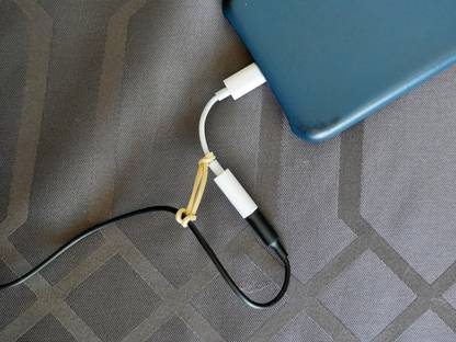 IMMUTABLE White Lightning Headphone Jack Adapter Connector Music Control J62 Phone Converter
