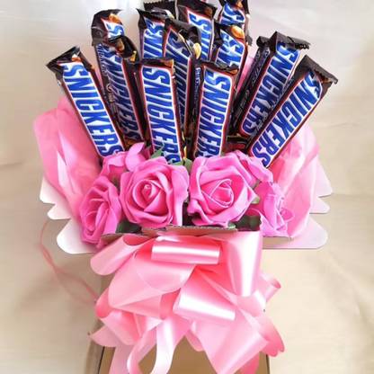 Via del Corso Delicious Snickers Chocolate Bouquet for your loved ones Paper Gift Box