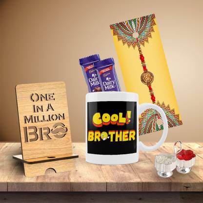 TR hm2-rakhiforbrother699 Assorted Gift Box