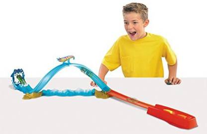HOT WHEELS Shark Slammer Track Set